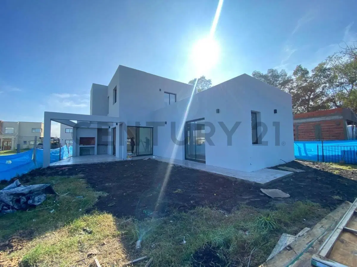 CASA MINIMALISTA EN SANTA LUCIA 2