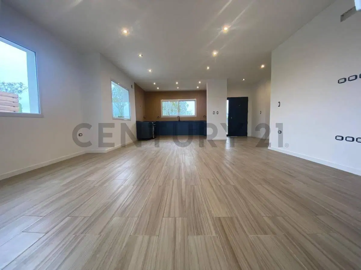 CASA EN UNA PLANTA DE ESTILO 5