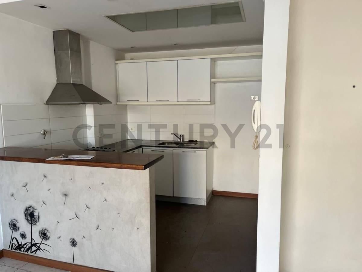 Foto de DOS AMPLIOS AMBIENTES 53 METROS CUADRADOS . EXCELENTE UBICACION BALCON, imagen 5
