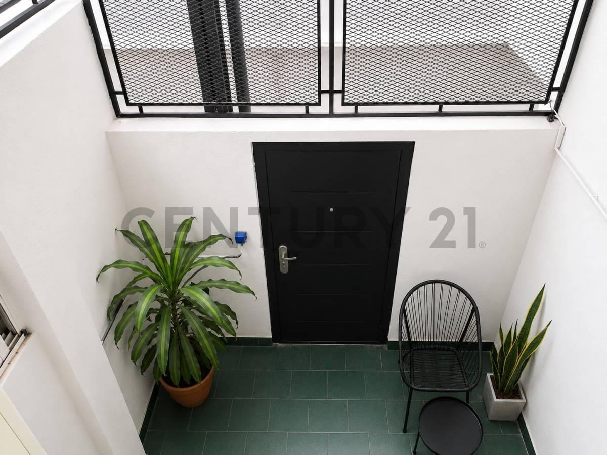 Foto de PH reciclado a nuevo en La Paternal – ¡Ideal vivienda u oficina!, imagen 3