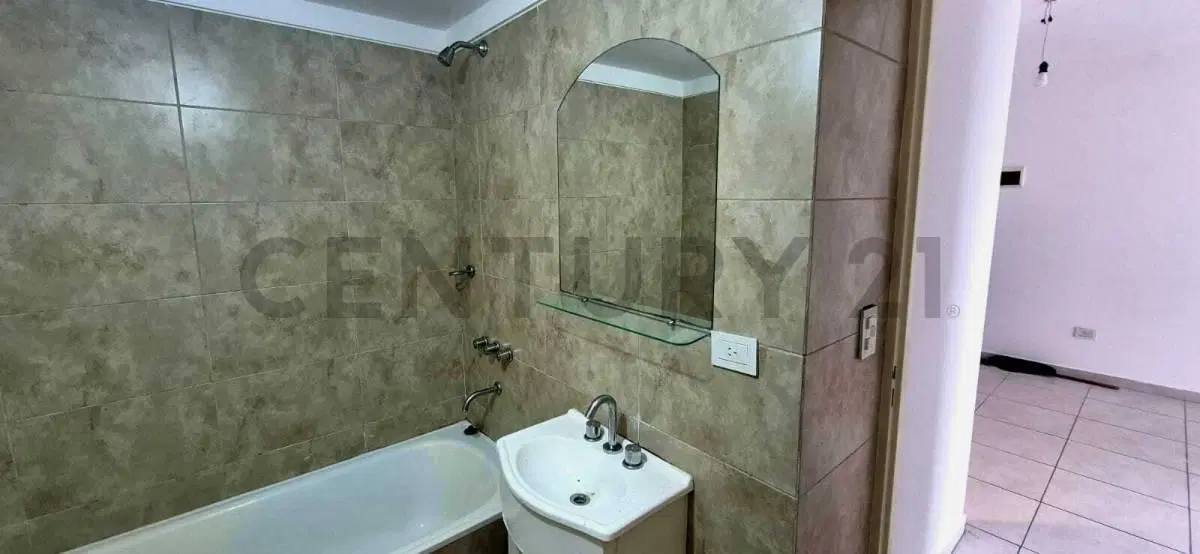 VENTA DEPARTAMENTO 2 AMBIENTES, CASEROS, 3 DE FEBRERO 4