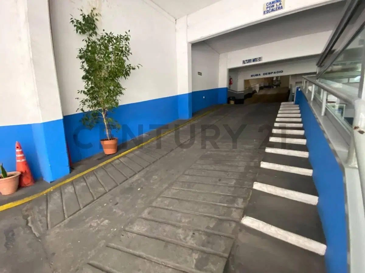 Garage en funcionamiento con capacidad para 120 vehículos y excelente ubicación 2