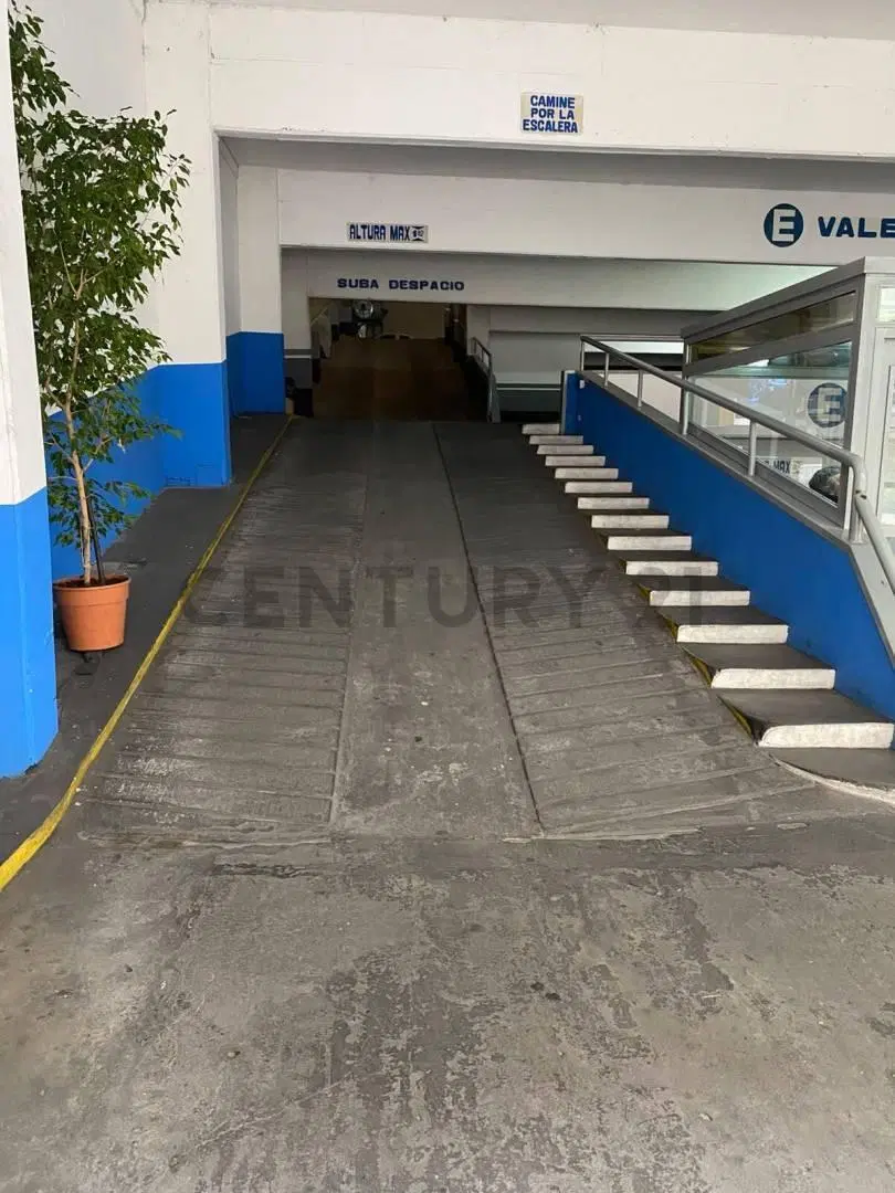 Garage en funcionamiento con capacidad para 120 vehículos y excelente ubicación 4