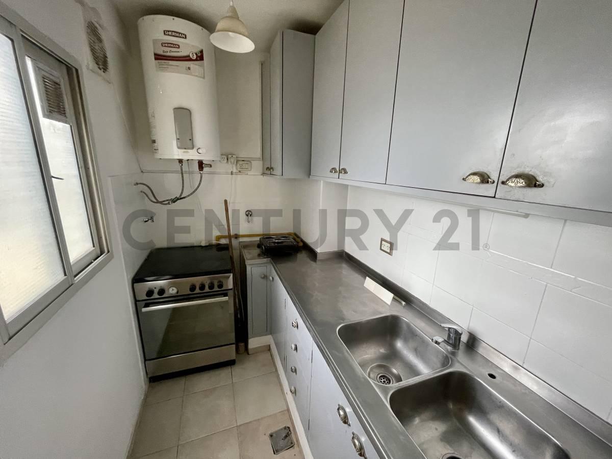 Foto de Alquiler - Exclusivo 3 ambientes con Cochera en Bouevard Cerviño y, imagen 2