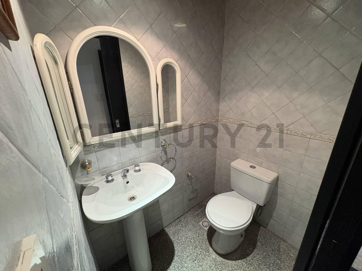 Foto de VENTA PH TRIPLEX 4 AMBIENTES EN PARQUE CHAS C/ COCHERA Y TERRAZA, imagen 1
