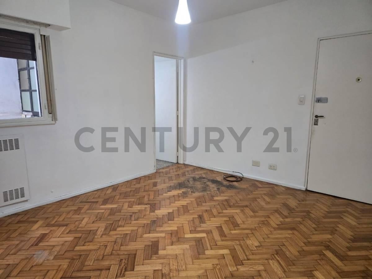 Foto de Venta Departamento de Dos Ambientes en Recoleta!, imagen 2