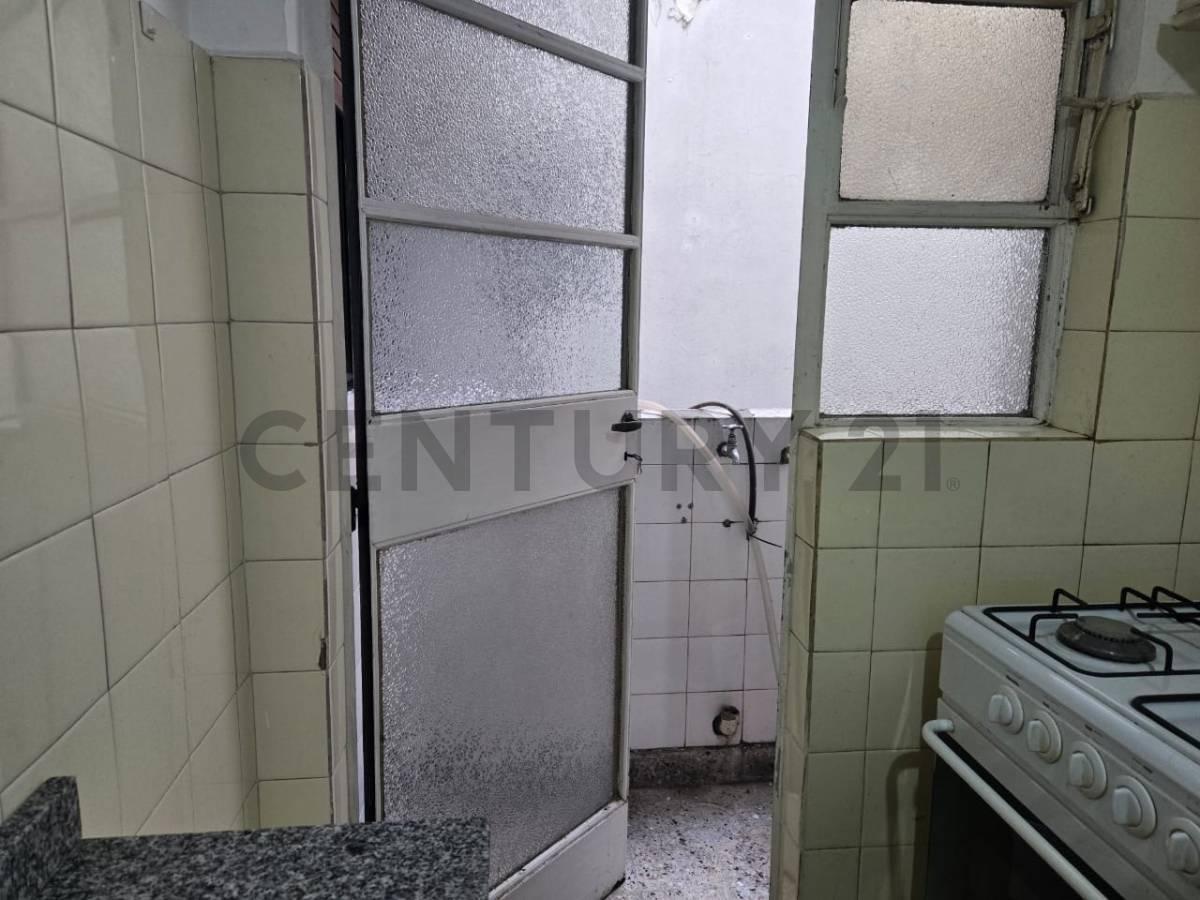 Foto de Venta Departamento de Dos Ambientes en Recoleta!, imagen 4