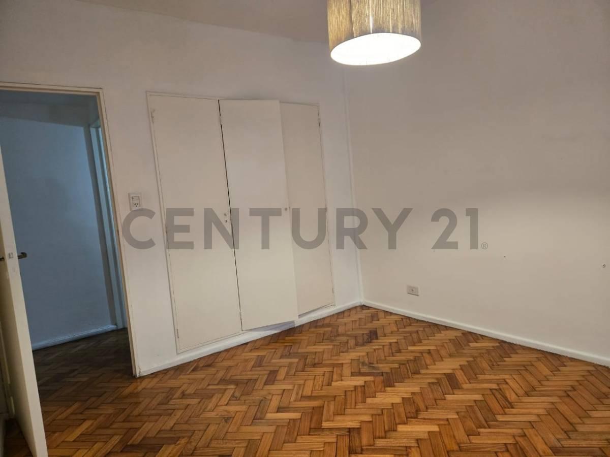 Foto de Venta Departamento de Dos Ambientes en Recoleta!, imagen 1