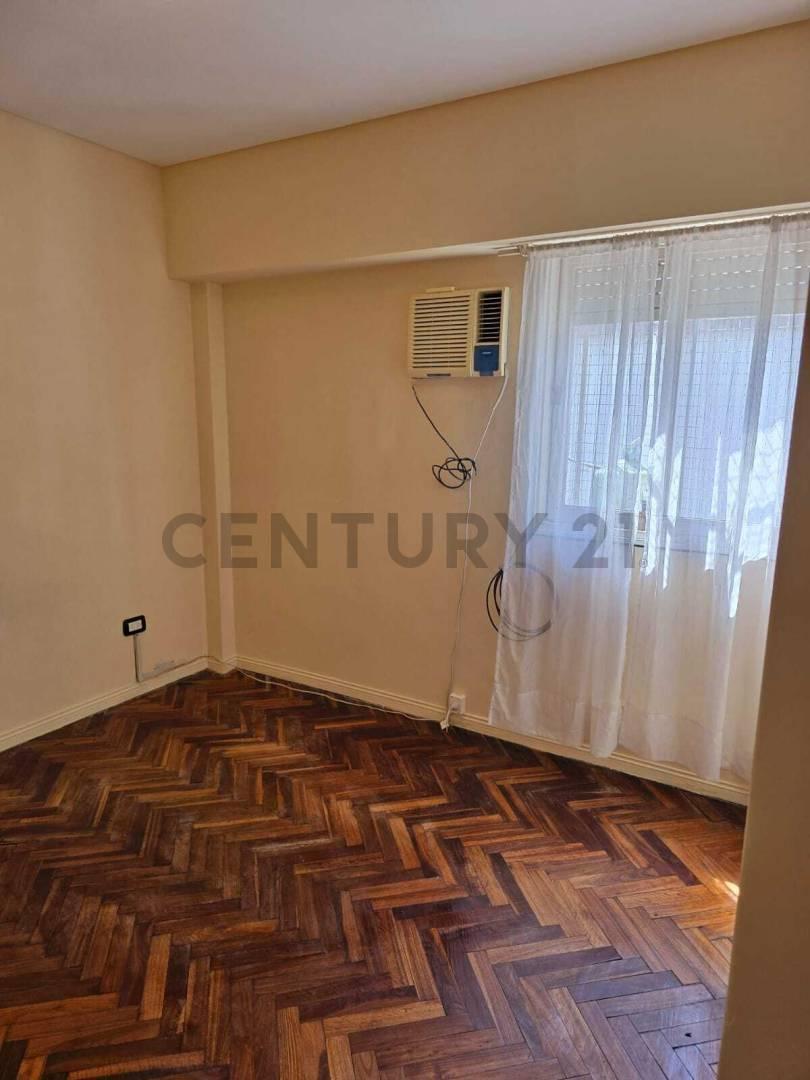 Foto de AMPLIO DEPARTAMENTO DOS AMBIENTES CABALLITO EXCELENTE UBICACION. PISO, imagen 1