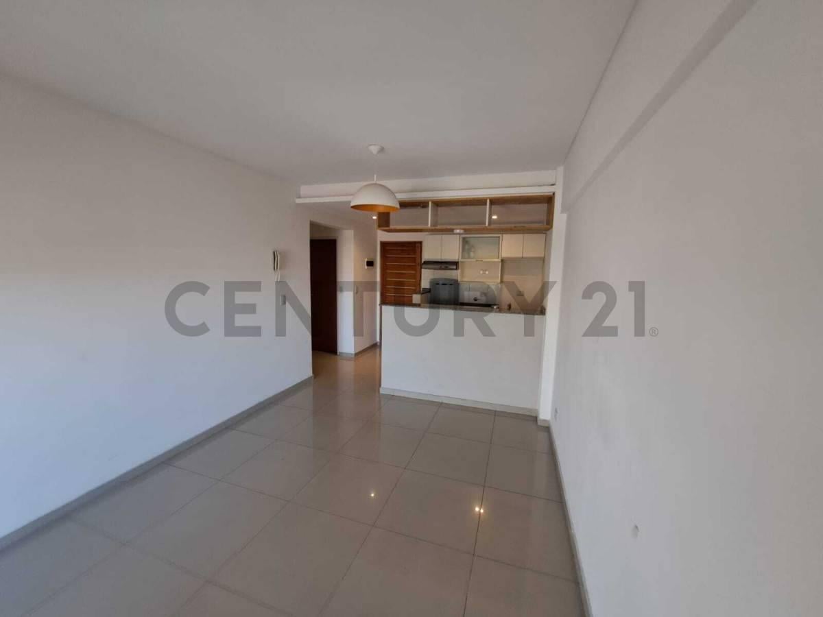 Foto de ALQUILER | 2 AMBIENTES CON AMPLIO BALCÓN Y COCHERA | MORENO CENTRO, imagen 4