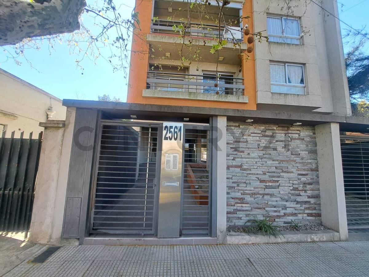 Foto de ALQUILER | 2 AMBIENTES CON AMPLIO BALCÓN Y COCHERA | MORENO CENTRO, imagen 2