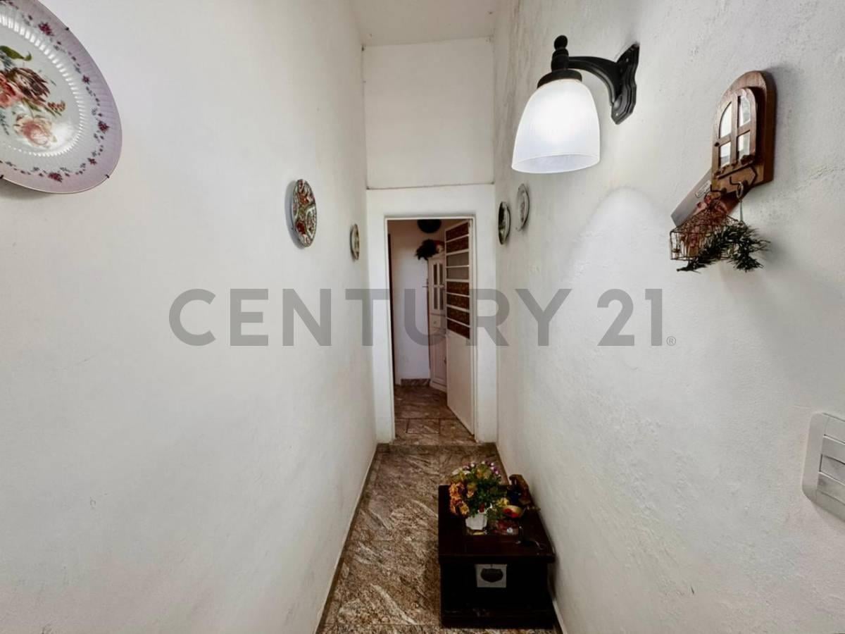 Foto de PH 3 amb refaccionado en venta en Villa Maipú, imagen 1