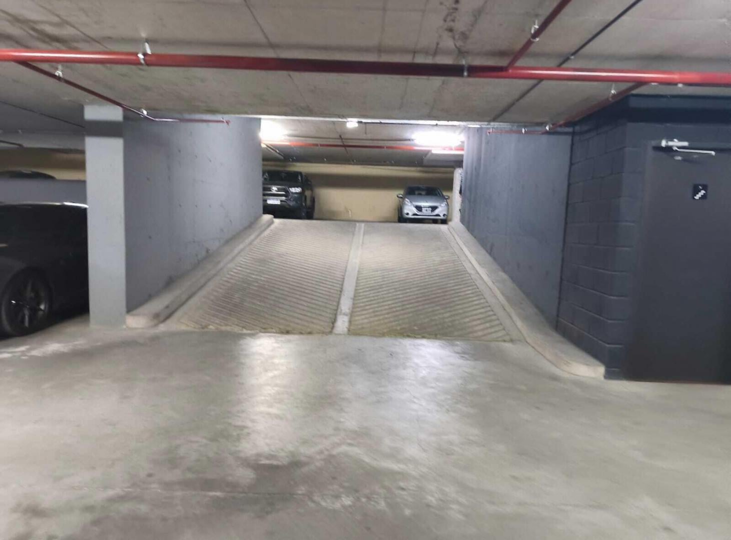 Foto de VENTA COCHERA PUERTO MADERO EDIFICIO LUMIERE, imagen 4