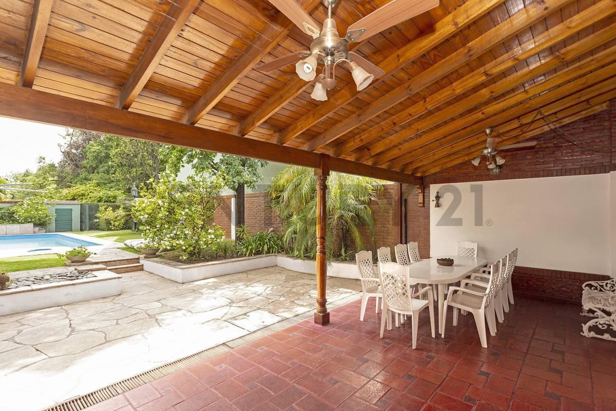 Foto de HERMOSA CASA EN VENTA EN MORENO CENTRO CON DETALLES DE CATEGORIA -APTA, imagen 5