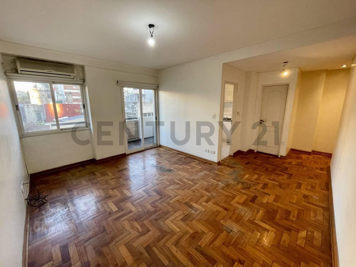 Foto de VENTA - 2 AMBIENTES CON COCHERA, BELGRANO, imagen 2