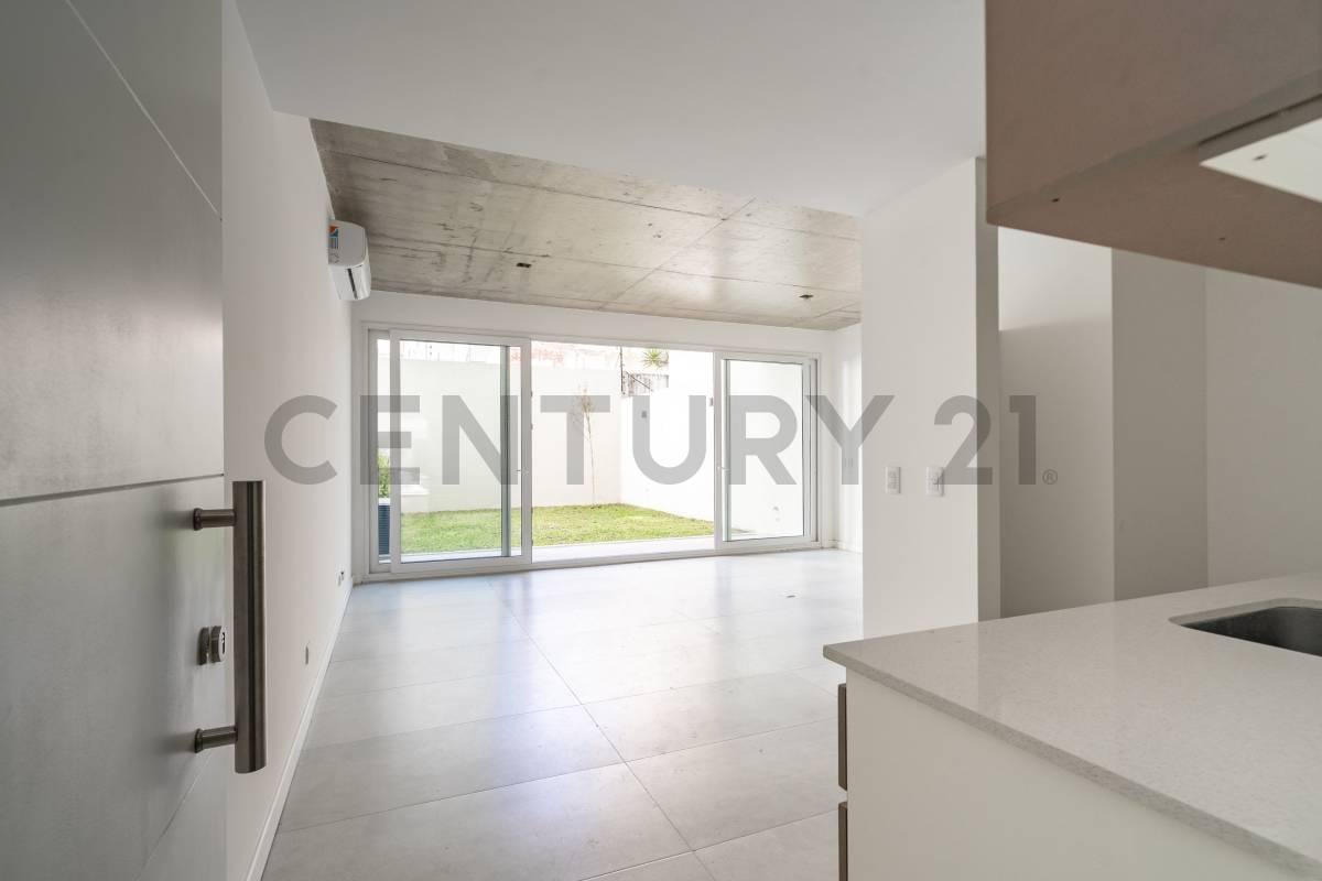 Foto de Venta Belgrano Departamento Divisible PB con jardín 90m2. Baulera, imagen 2