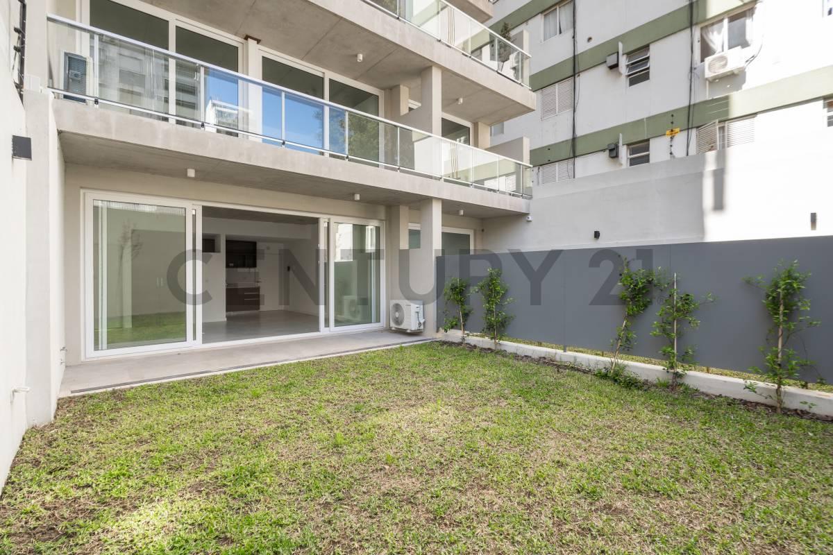 Foto de Venta Belgrano Departamento Divisible PB con jardín 90m2. Baulera, imagen 1