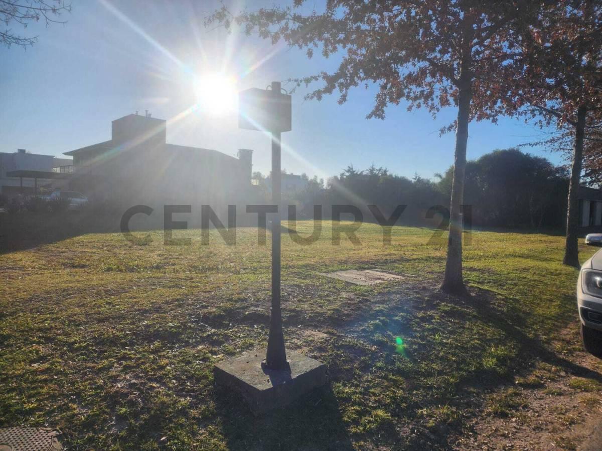 Foto de LOTE EN VENTA –BARRIO CERRADO LA CESARINA (General Rodríguez) – 900 m², imagen 1