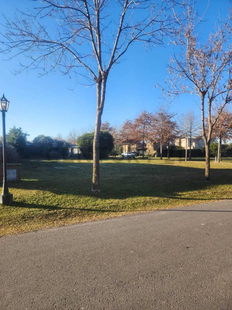 Foto de LOTE EN VENTA –BARRIO CERRADO LA CESARINA (General Rodríguez) – 900 m², imagen 3