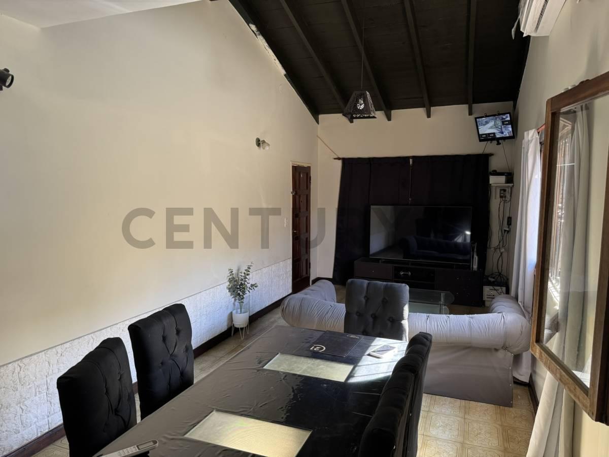 Foto de VENTA HERMOSA CASA EN MORENO-3 AMBIENTES –, imagen 2