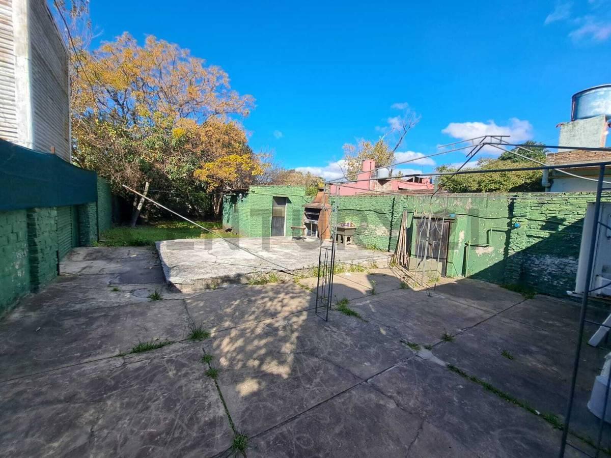 Foto de LOTE EN VENTA EN CRUCECITA-AVELLANEDA CON EDIFICACION A RECICLAR, imagen 3