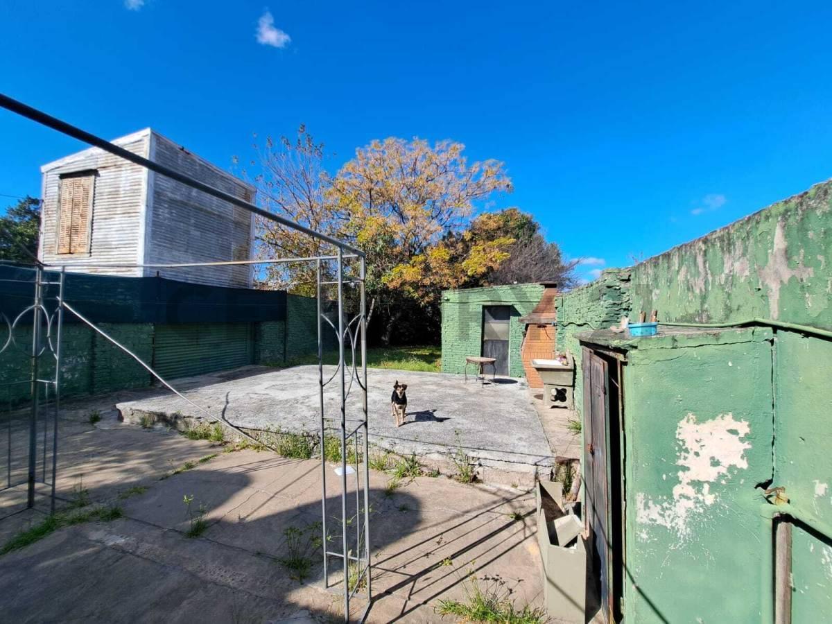 Foto de LOTE EN VENTA EN CRUCECITA-AVELLANEDA CON EDIFICACION A RECICLAR, imagen 4