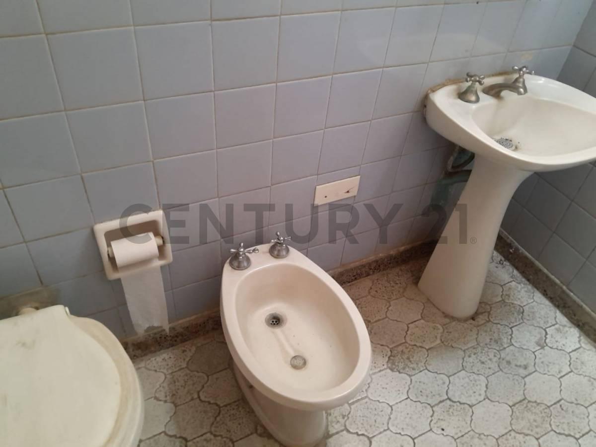 Foto de Venta departamento en Castelar Norte - 3 Ambientes con Cochera y Patio, imagen 2