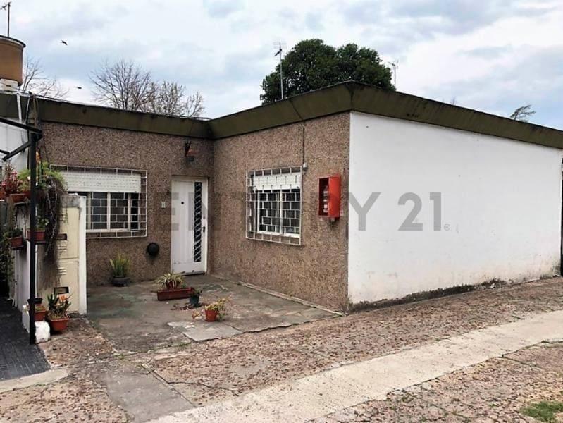 Foto de Venta departamento en Castelar Norte - 3 Ambientes con Cochera y Patio, imagen 1