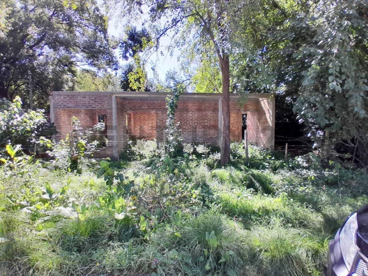 Foto de VENTA DE 2 TERRENOS CON CONSTRUCCION EN GRAL. RODRIGUEZ - Estrada y, imagen 1