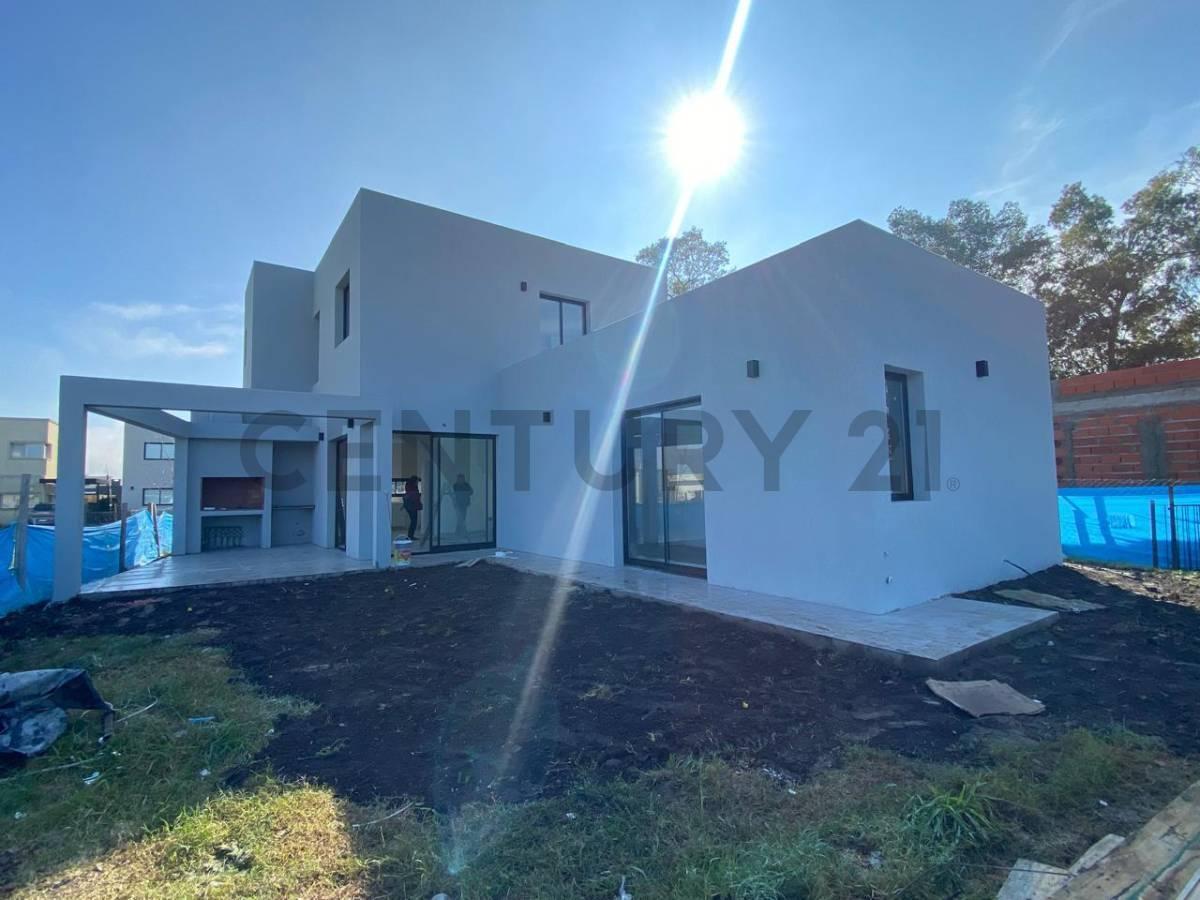 Foto de CASA MINIMALISTA EN SANTA LUCIA, imagen 1
