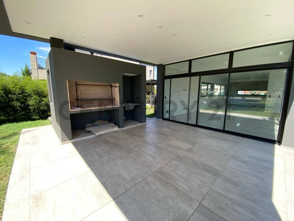 Foto de CASA CON PILETA PARQUIZADA, imagen 4
