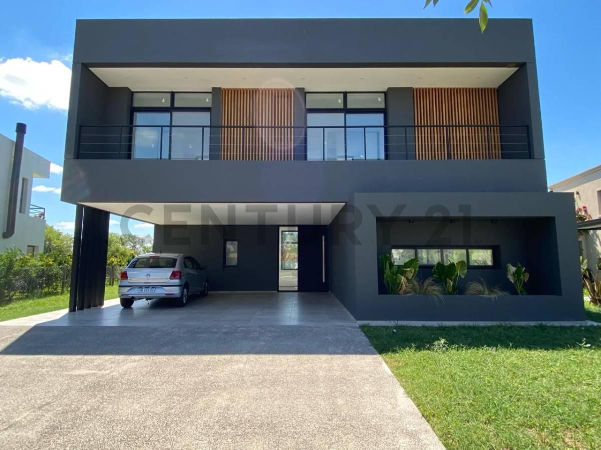 Foto de CASA CON PILETA PARQUIZADA, imagen 1