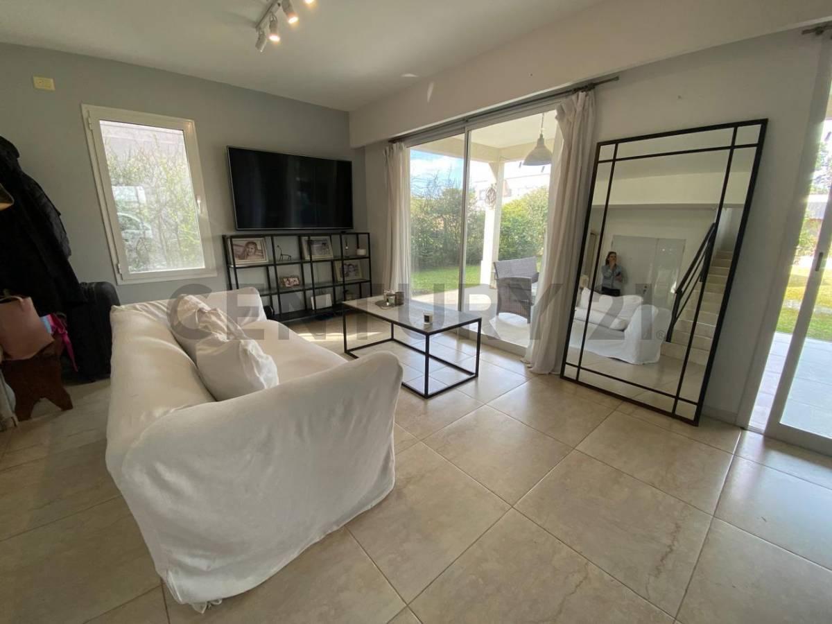 Foto de CASA CON PILETA EN SANTA GUADALUPE, imagen 5