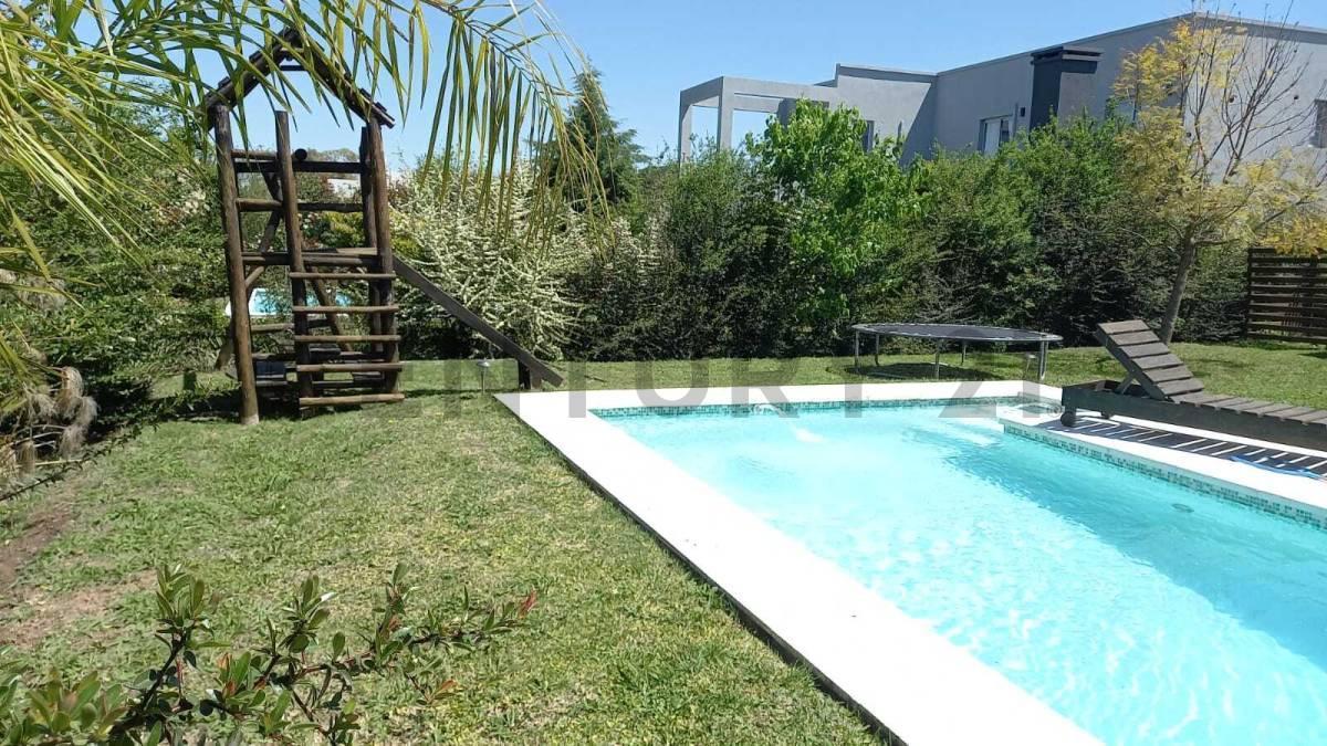Foto de CASA CON PILETA EN SANTA GUADALUPE, imagen 2