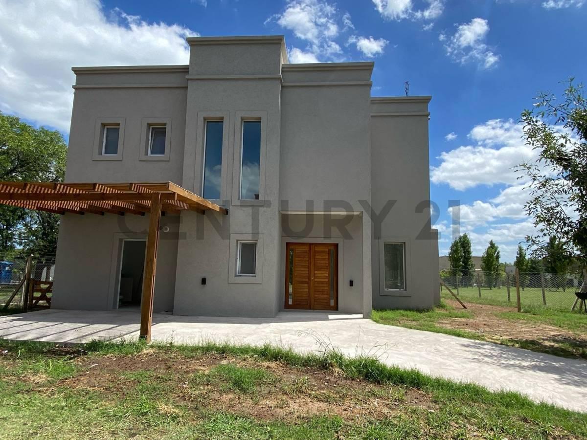 Foto de CASA CON PILETA CON FONDO A PULMON, imagen 1