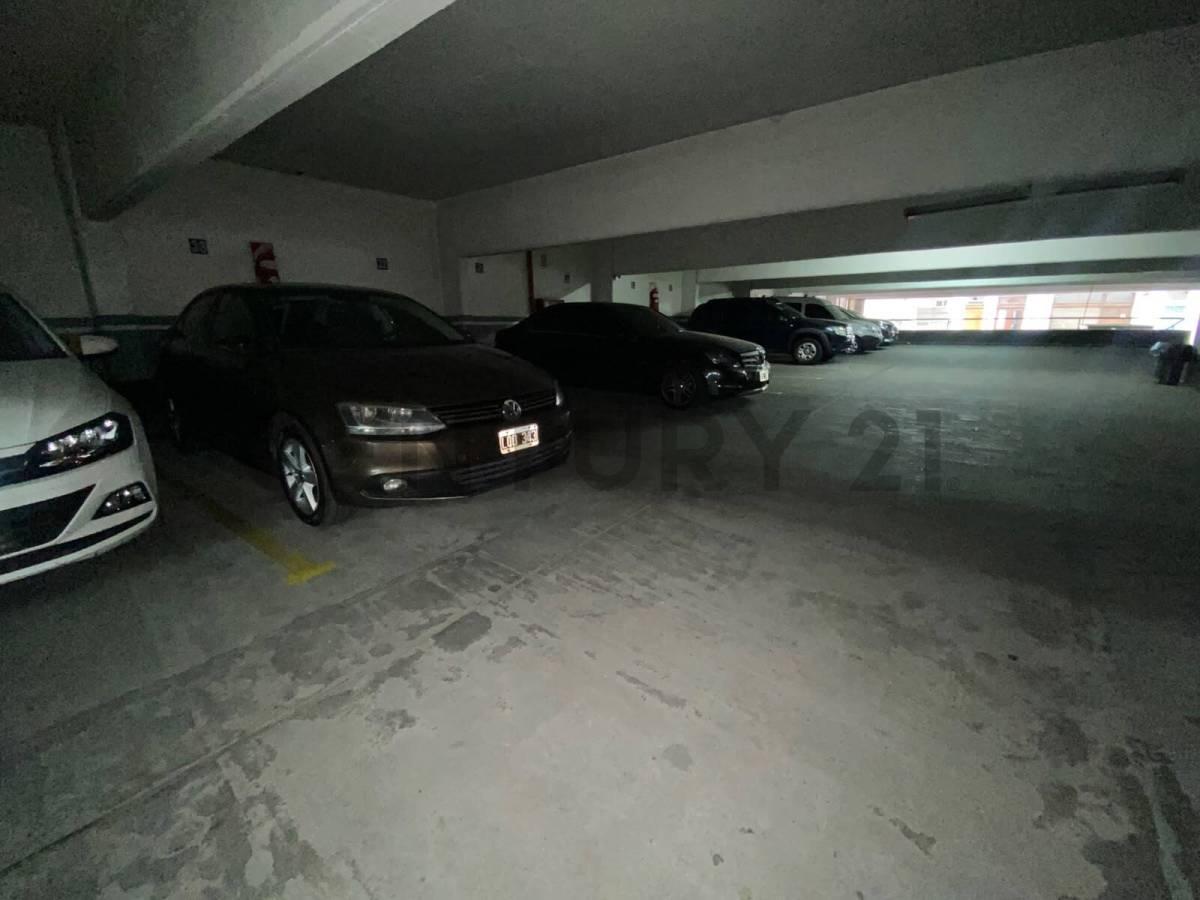 Foto de Garage en funcionamiento con capacidad para 120 vehículos y excelente, imagen 5