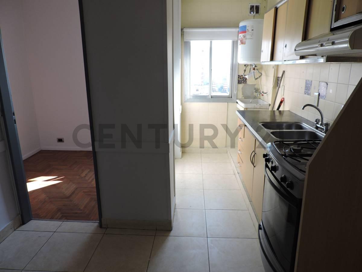 Foto de Venta departamento 4 ambientes Avellaneda, imagen 2