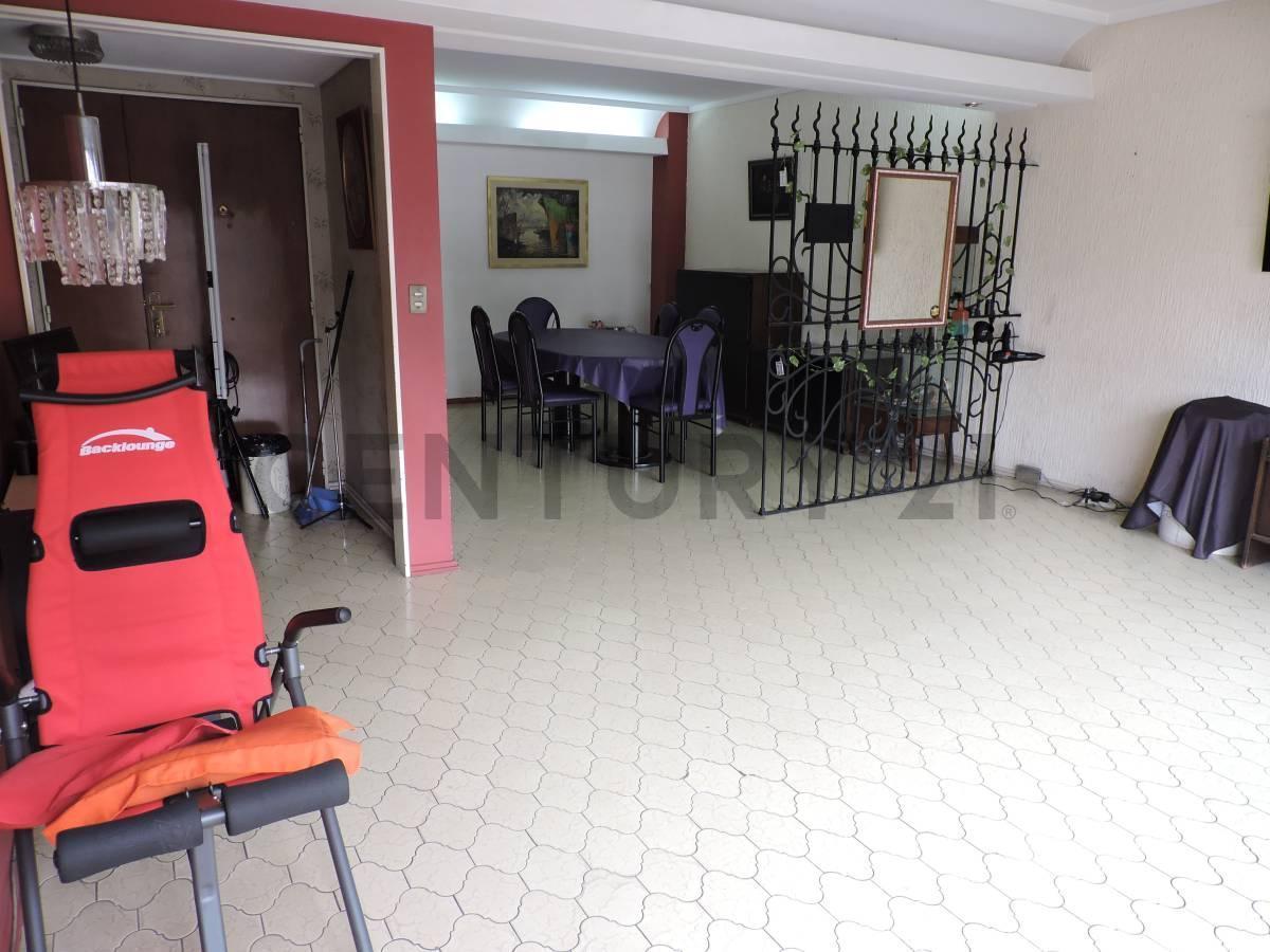 Foto de Venta departamento 5 ambientes con cochera en Caballito, imagen 3