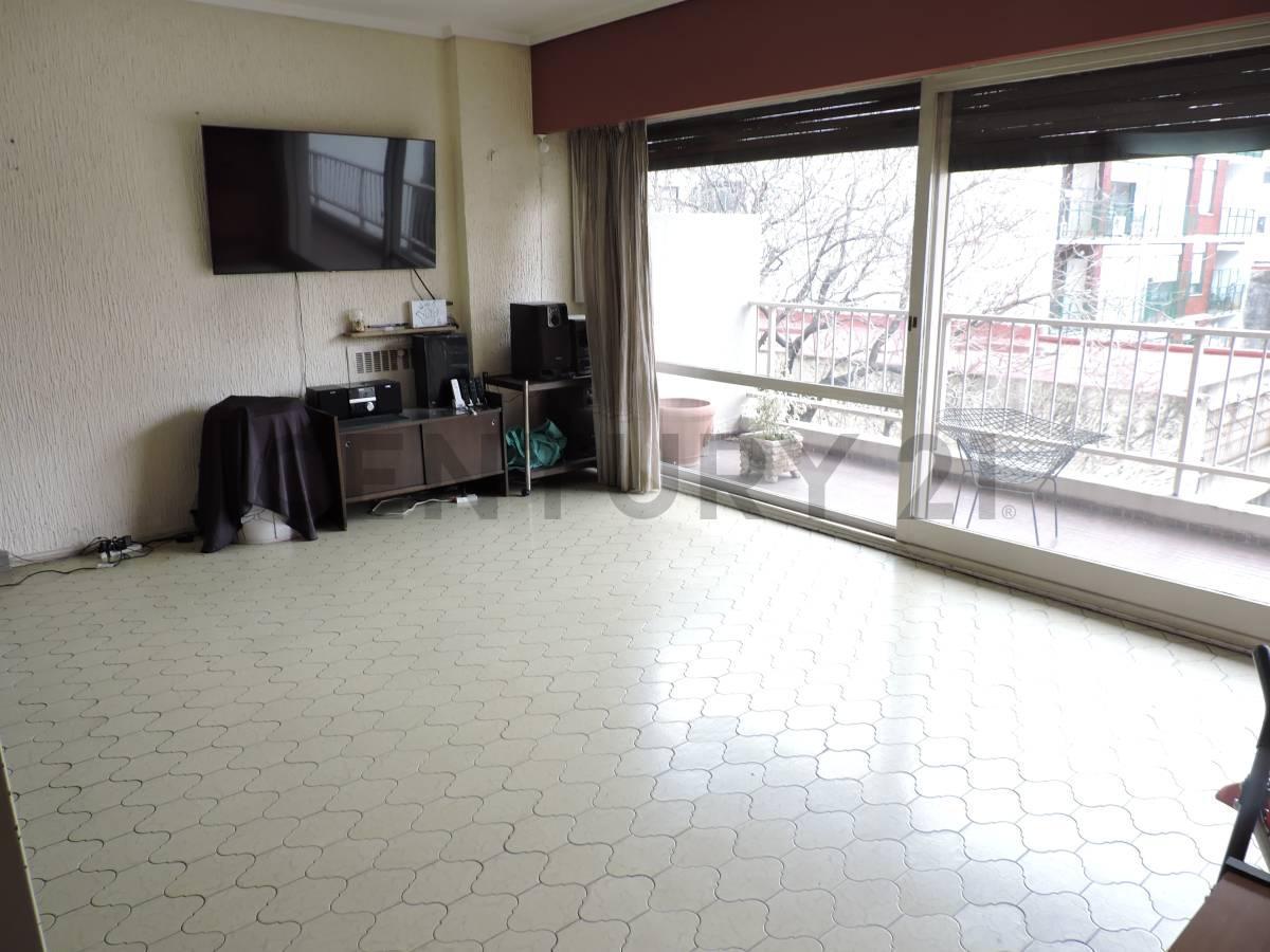 Foto de Venta departamento 5 ambientes con cochera en Caballito, imagen 2