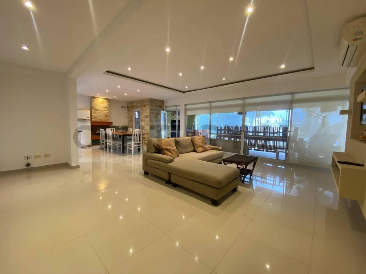 Foto de CASA CON PILETA PARQUIZADA EN ALQUILER, imagen 1