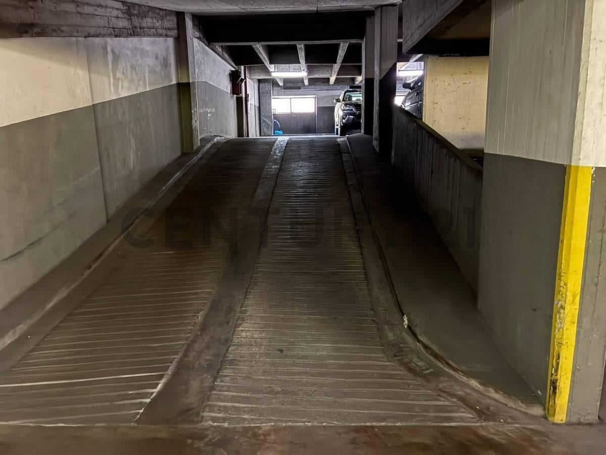 Foto de COCHERA FIJA BUENAS DIMENSIONES AUTO CAMIONETA EN BELGRANO SEGUNDO PISO, imagen 3