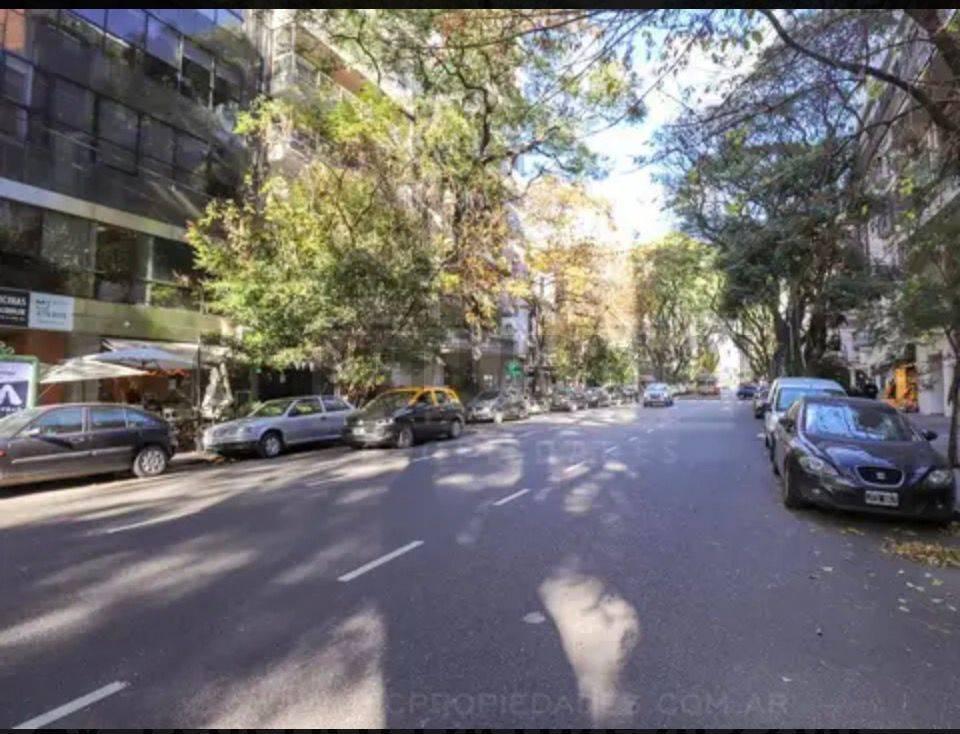 Foto de COCHERA FIJA BUENAS DIMENSIONES AUTO CAMIONETA EN BELGRANO SEGUNDO PISO, imagen 1