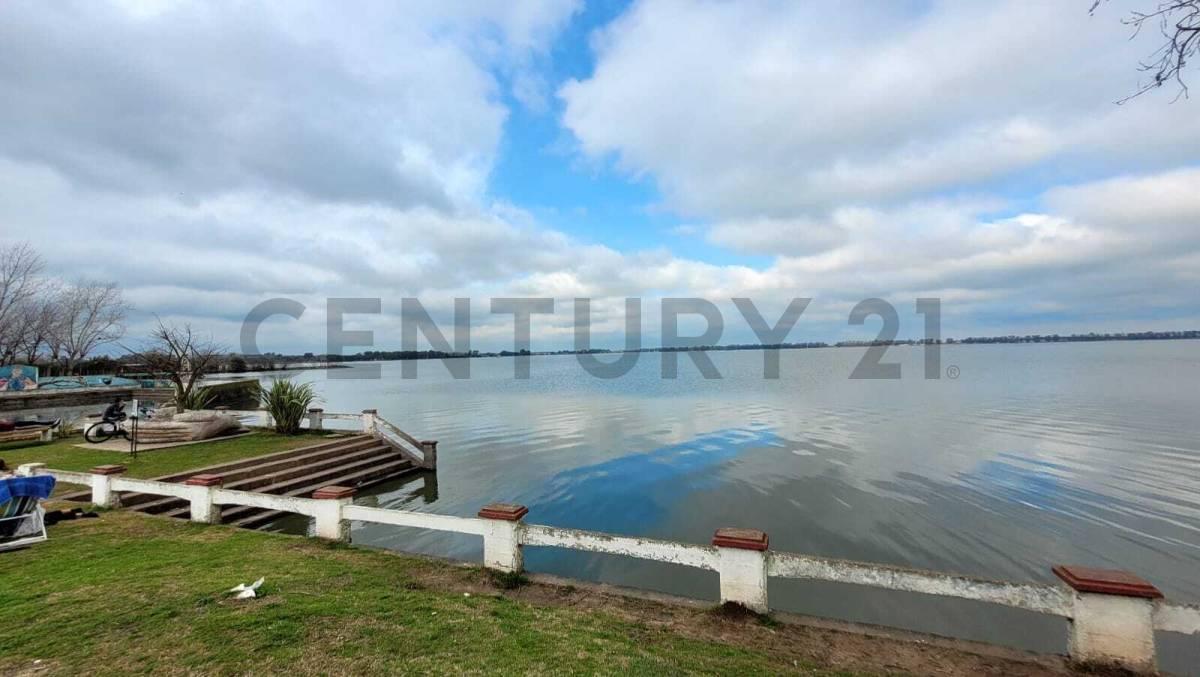 Foto de VENTA EN BLOCK 3 DEPTOS Y ESPACIO LIBRE, imagen 1