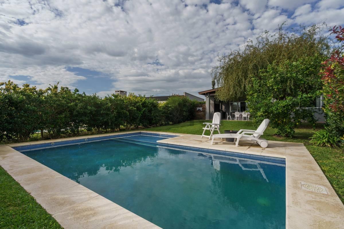Foto de Casa 4 amb. en Santa Elena - Pilar del Este - Fondo Libre, cul-de-sac, imagen 1