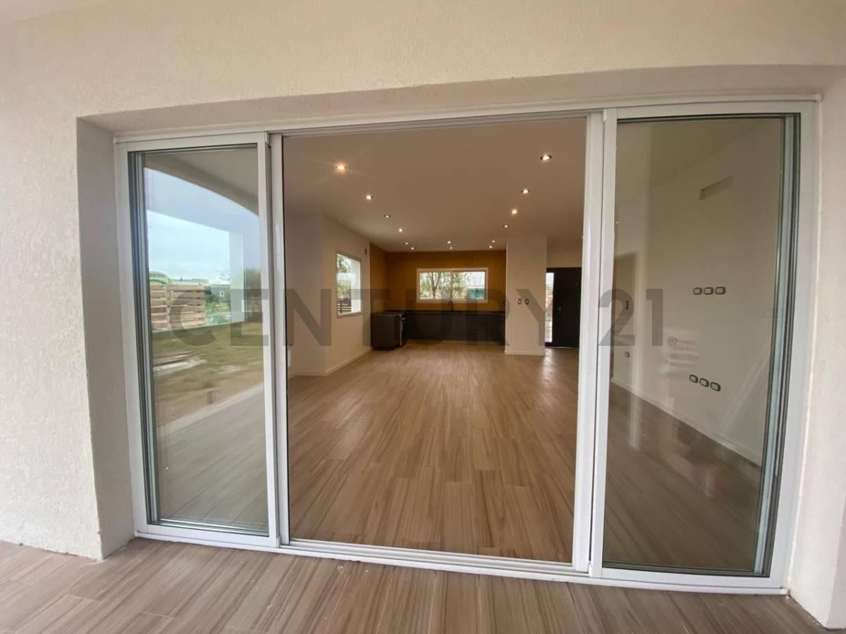 Foto de CASA EN UNA PLANTA DE ESTILO, imagen 2