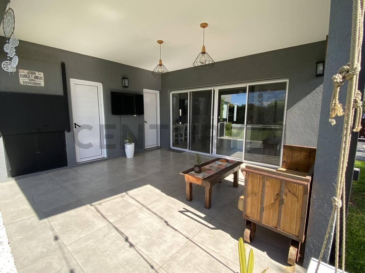 Foto de CASA CON PILETA CLIMATIZADA Y PARQUIZADA, imagen 3