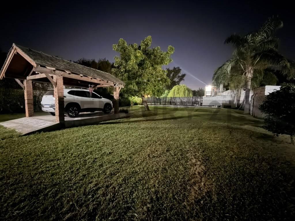 Foto de QUINTA CON CASA PILETA Y QUINCHO PARQUIZADA, imagen 4