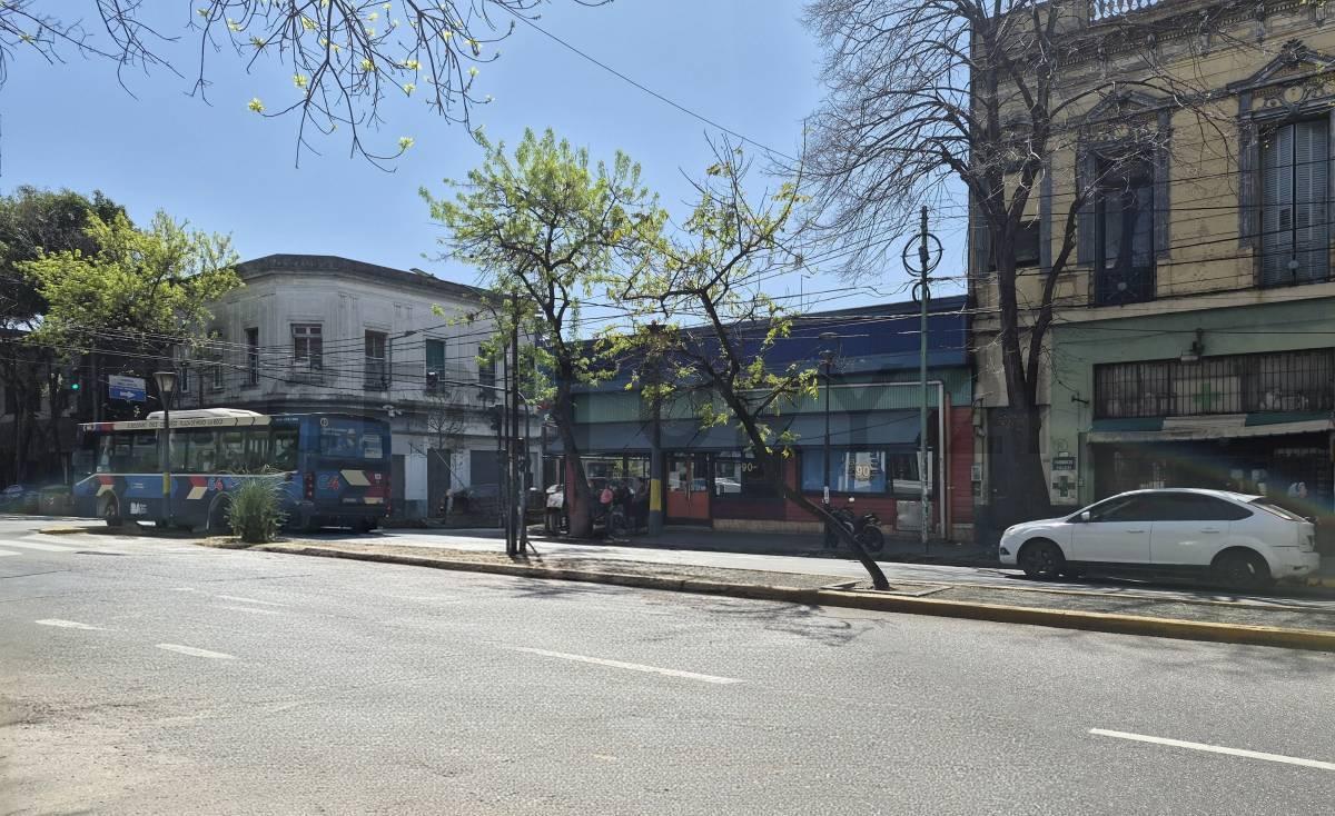 Foto de Departamento 3 Ambientes La Boca Al Frente Muy Luminoso Sobre Avenida, imagen 3