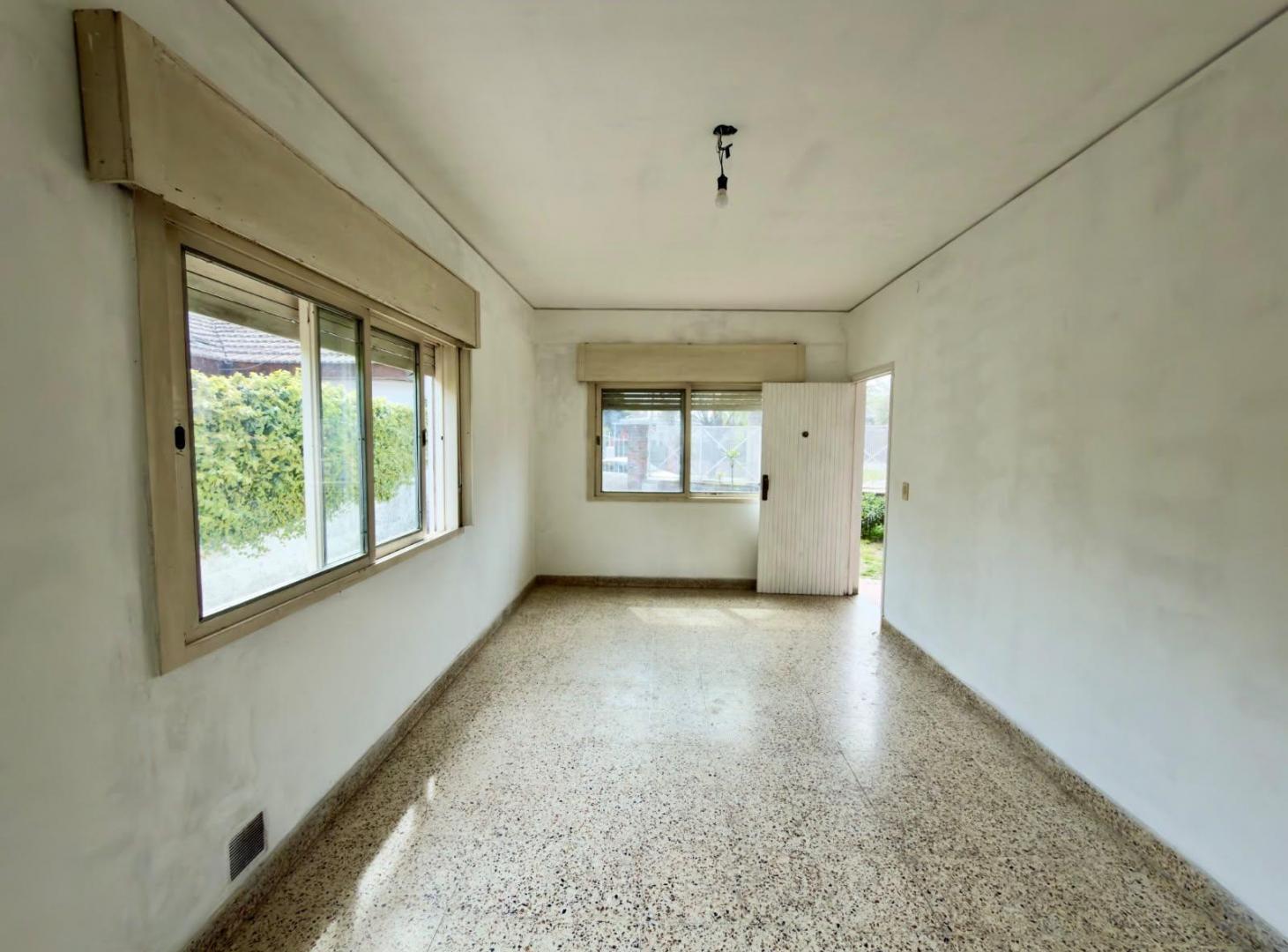 Foto de Casa en venta en Del Viso | 3 amb | Jardín al frente y al fondo, imagen 3