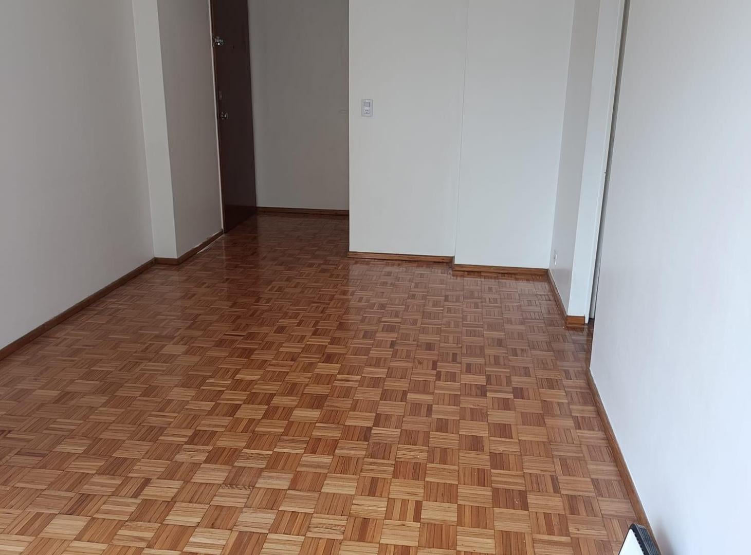 Foto de VENTA 2 AMB C/BALCÓN FRENTE Y COCHERA SAN NICOLAS, imagen 4